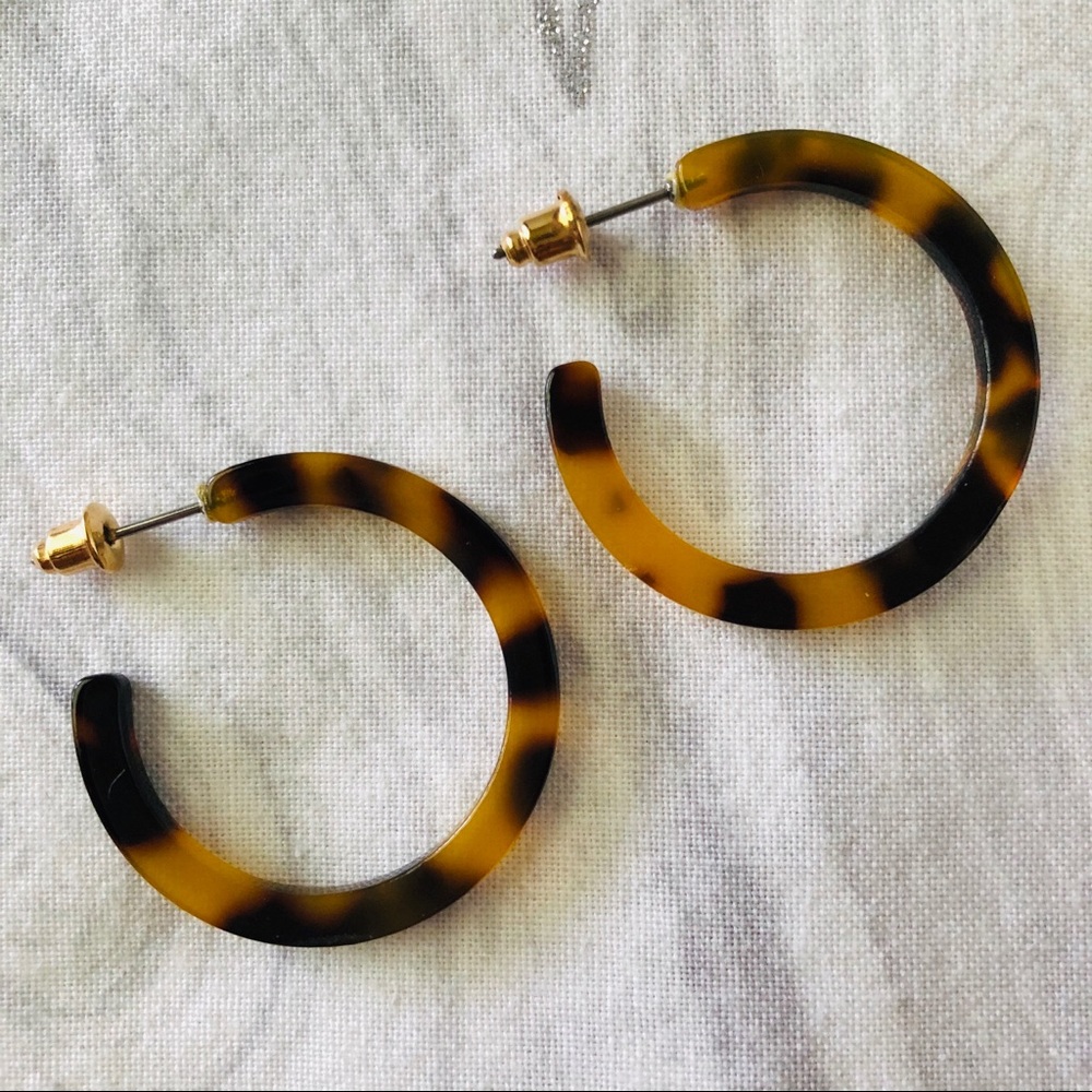 Tortoise Shell Hoop Earrings - Picture 2 of 3